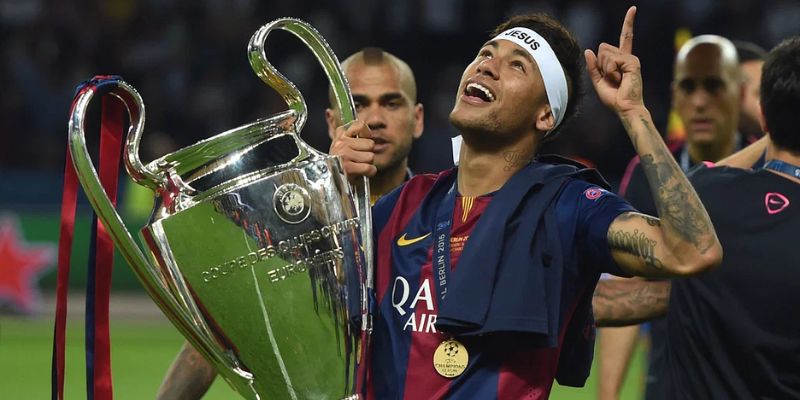 Neymar cùng với Barcelona đoạt danh hiệu Champions League
